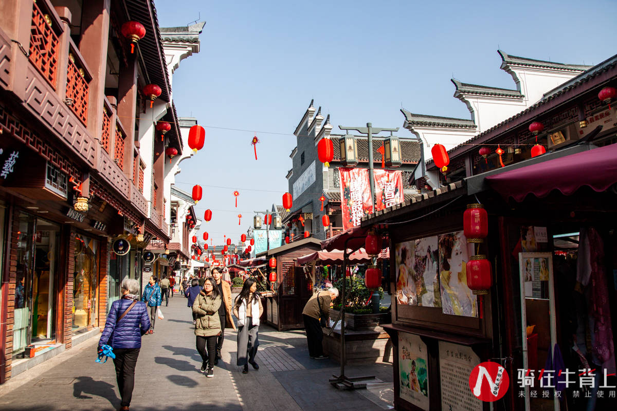 中西|藏在宁波闹市区的古建筑，1200年历史保存完好，如今成为商业街