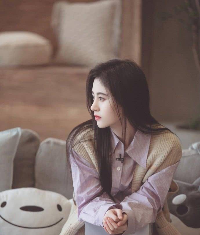 八卦爆料范丞丞渐变蓝，鞠婧祎浅粉，顶流爱的高调发色，素人真别轻易尝试