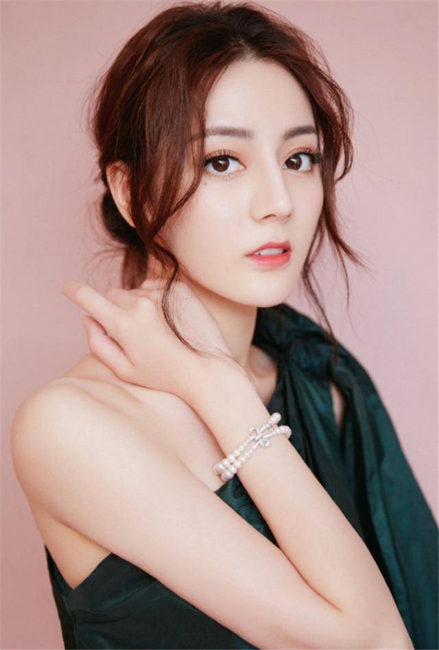 脸颊脸上这4处有“痣”的女生，一般颜值都很高，同时中2个的人真的少