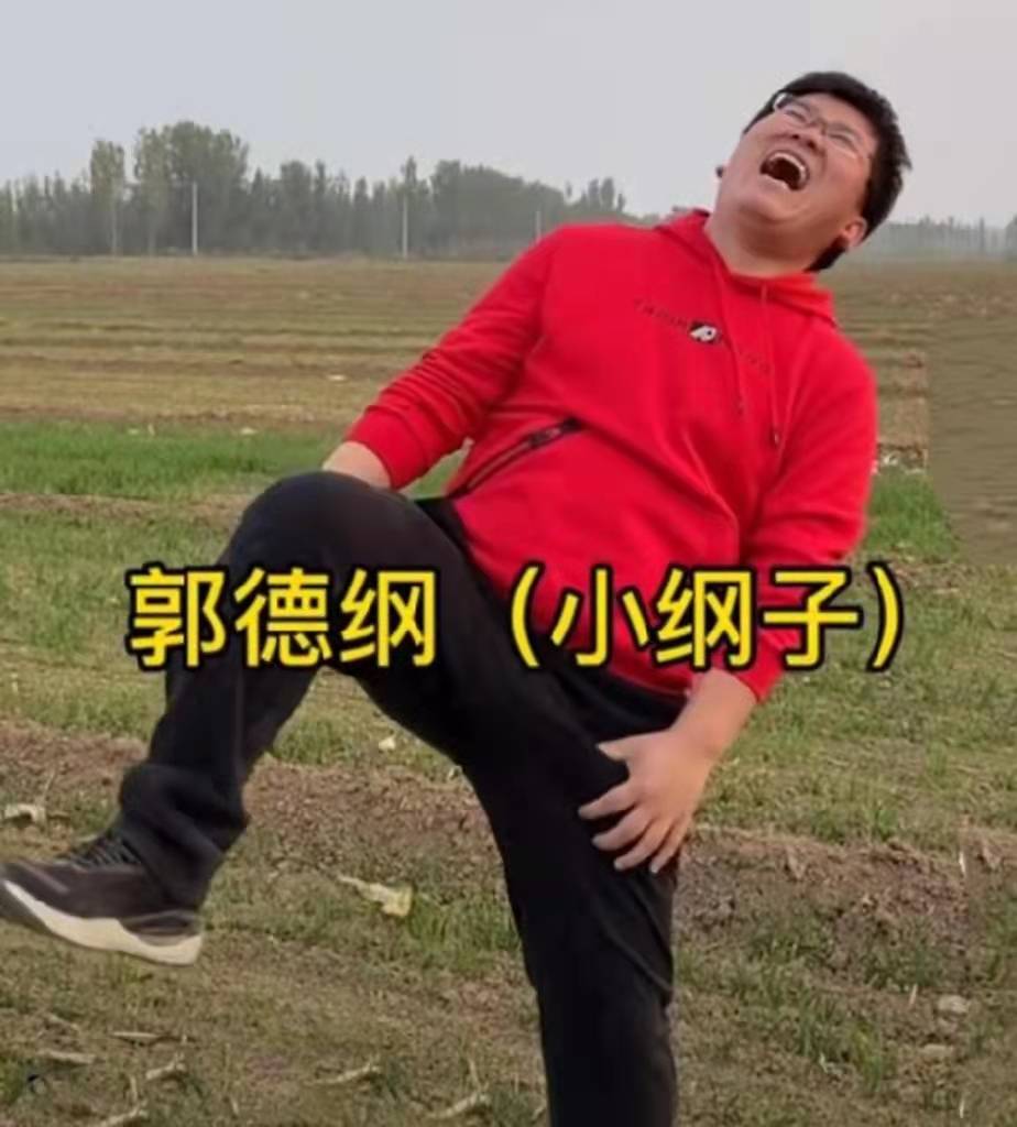 原创小羽毛离开姜涛后换炒作套路一边晒豪车一边蹭大衣哥流量