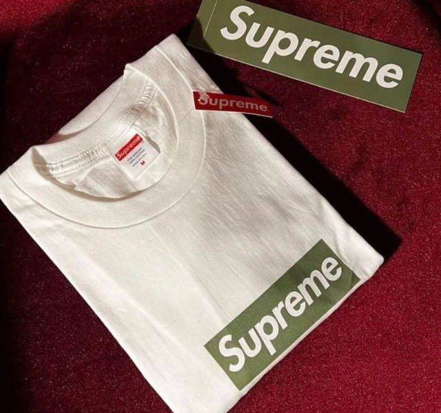 于义 街头品牌龙头Supreme 自今年5 月份于义大利米兰开设第洲多个国家