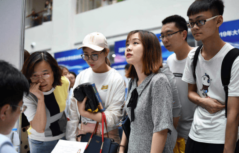 BOB全站上海人才储备公布招聘标准东北985没竞争资格留学生失去优势(图8)