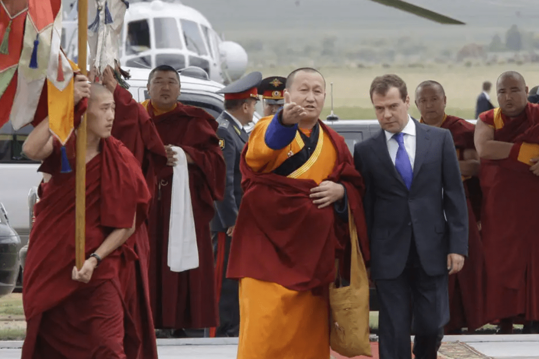 原创卡尔梅克共和国欧洲信佛的黄种人国家祖先曾兵临北京城下