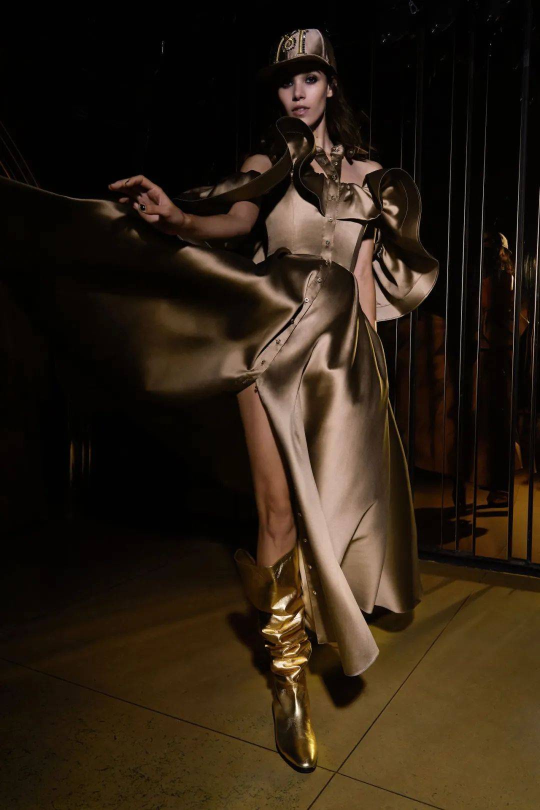 alexismabille2022春夏系列中性与饱和色调多种风格与多元化