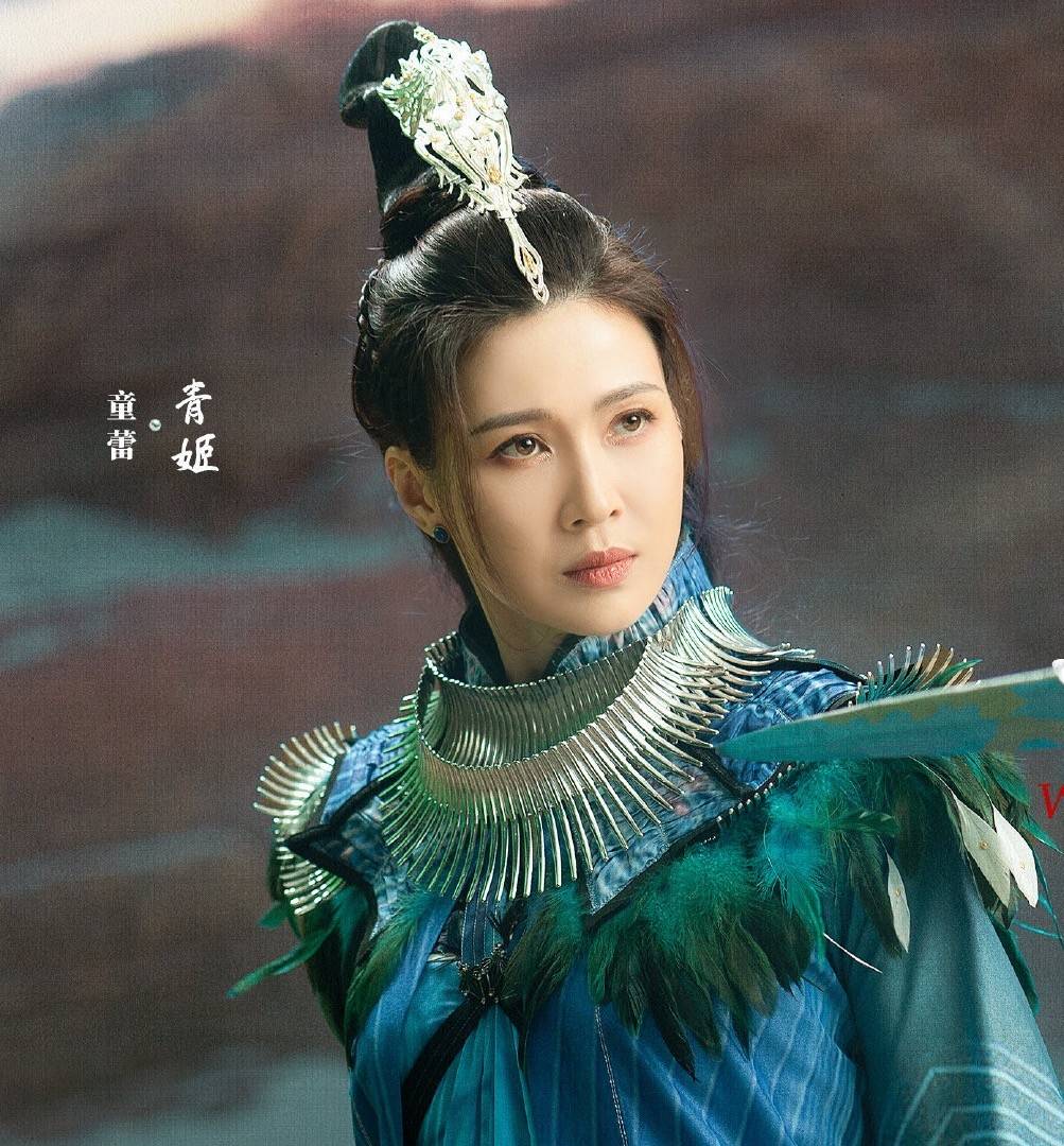 原创演完亮剑再演与君初相识42岁童蕾古装造型风韵犹存