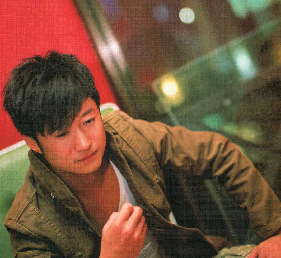 因为|吴京：曾被前女友嫌弃，入圈26年无绯闻，现成200亿导演！