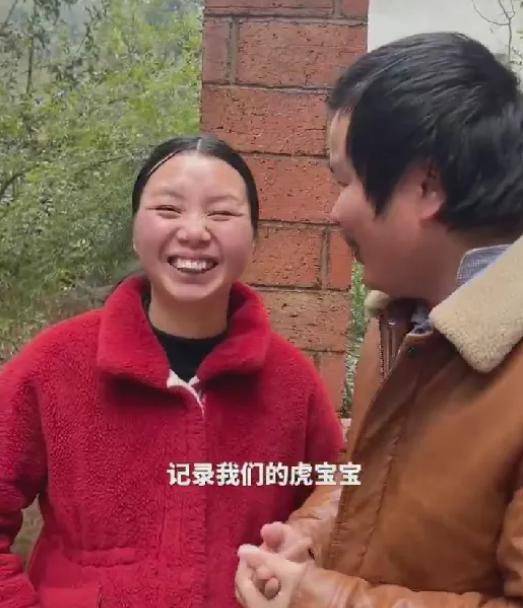 抱娃视频被删除,网友:直接买哪吒吧_小春_谎言_什么