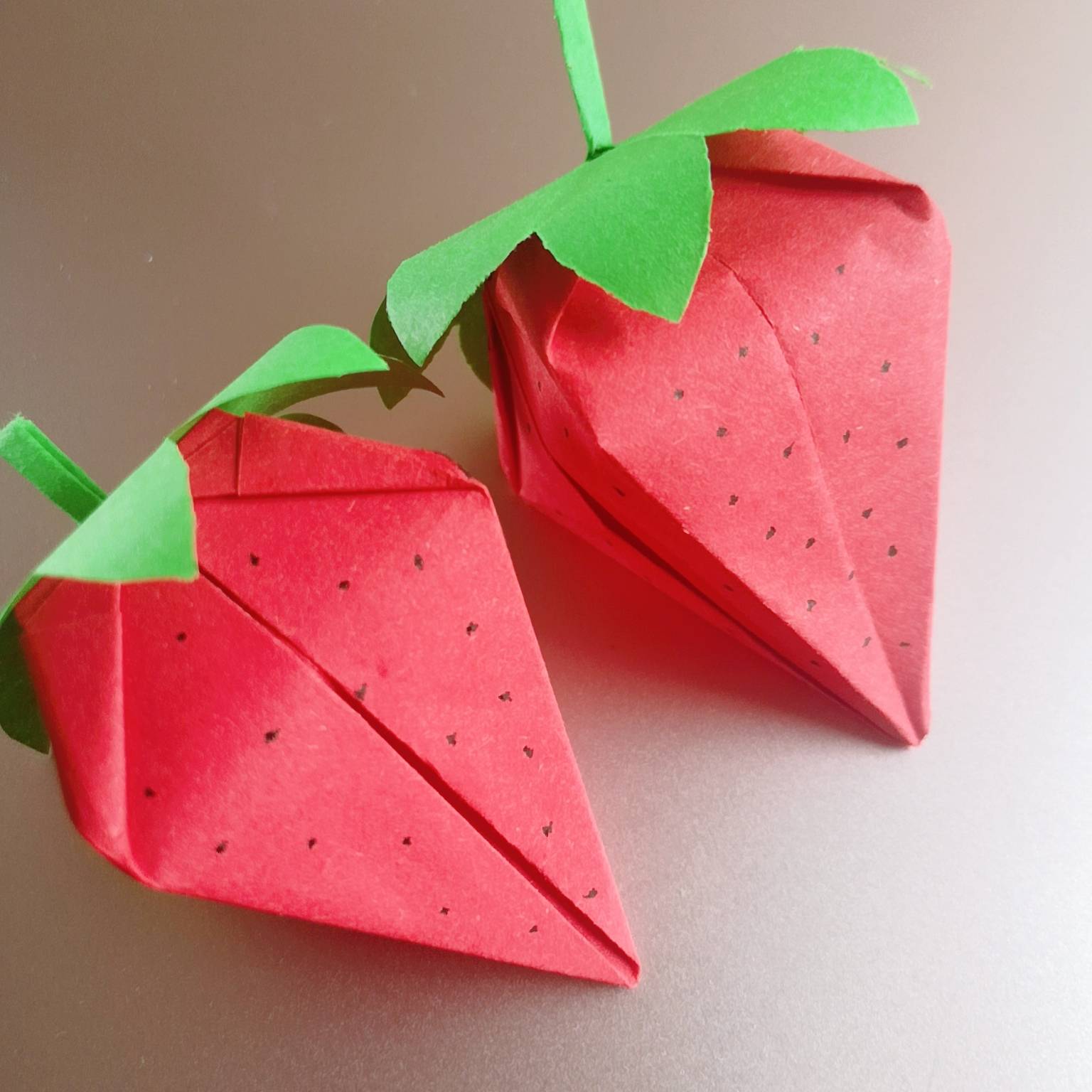 手工大全:可爱的草莓折纸,详细图解教程