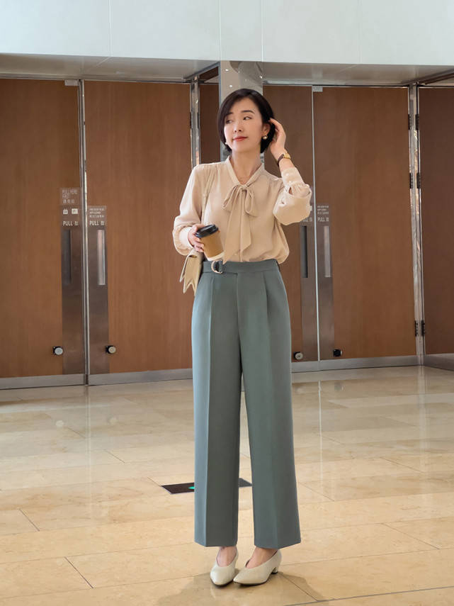 黑色 30+的女性春节穿什么鞋子好看？学会时尚博主这样搭配，简约洋气