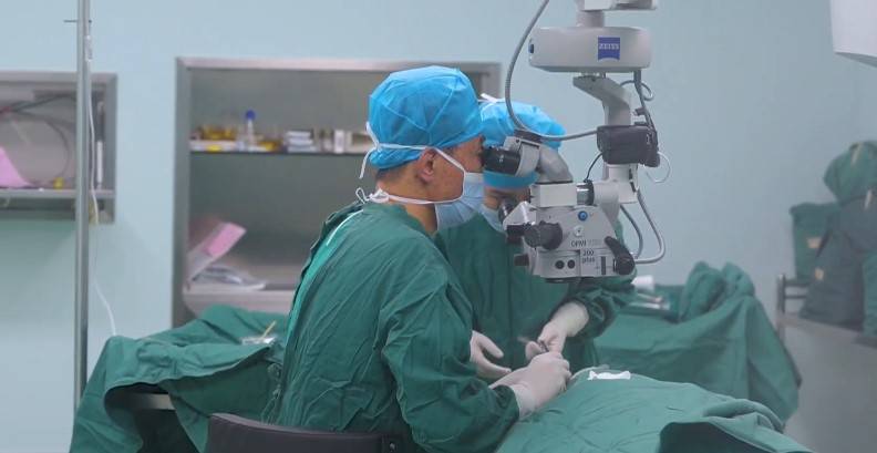 切口|郑州普瑞眼科医院飞秒无刀ICL三周年纪念日举行 让近视治疗更安全