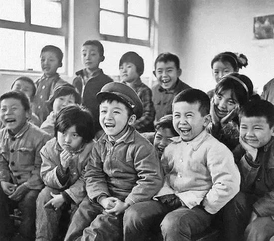 班,顾名思义,就是培养红色幼苗革命接班人的班级,应该和过去的红卫兵