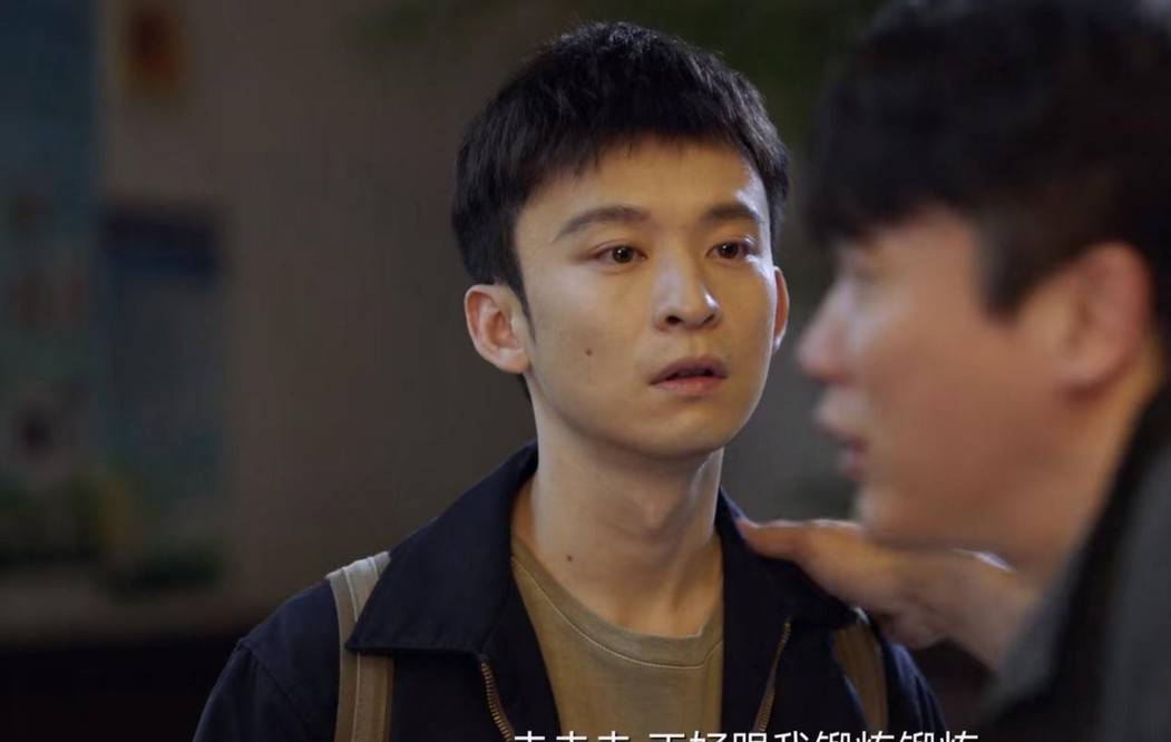 演技|开播飙升榜第一，27岁董子健“换脸式”演技上热搜，这男人有多狠！