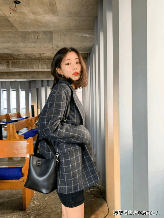 黑色 秋冬ins风穿搭才是真好看，跟着时尚博主轻松玩转秋冬时尚