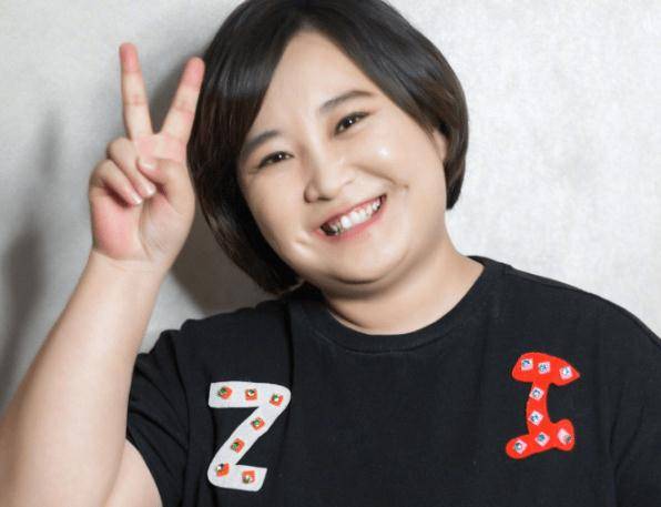 现实|同游环球影城，现实中的张小斐太瘦，贾玲却不改喜剧人本色