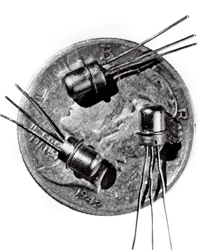 世界上第一个晶体管图片