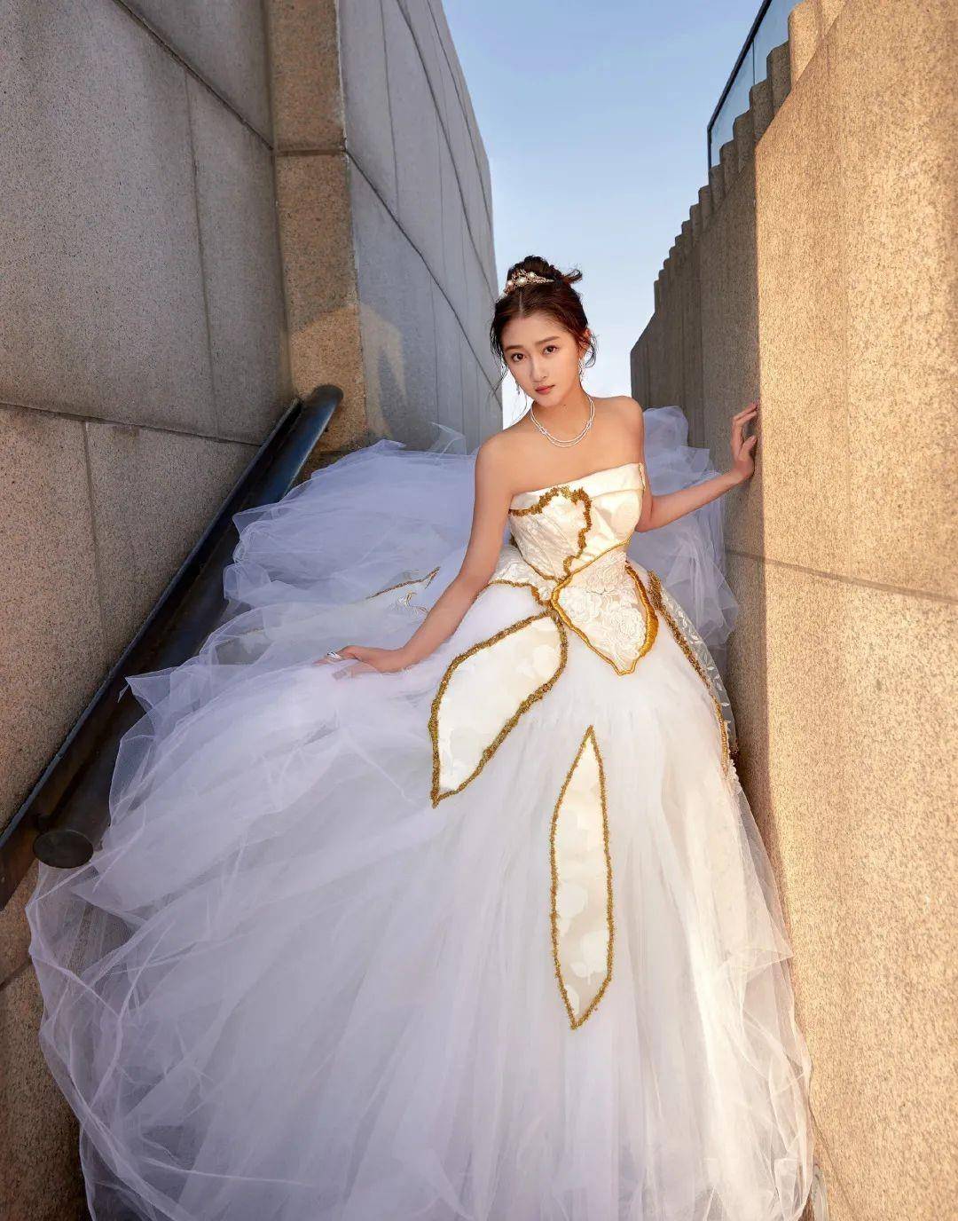 别墅|鹿晗北京8千婚房曝光！600㎡独栋别墅，关晓彤乐坏了吧