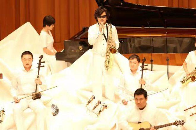 大连籍盲人演奏家王琦奋斗故事的永曜之花幻影音乐会在京公演