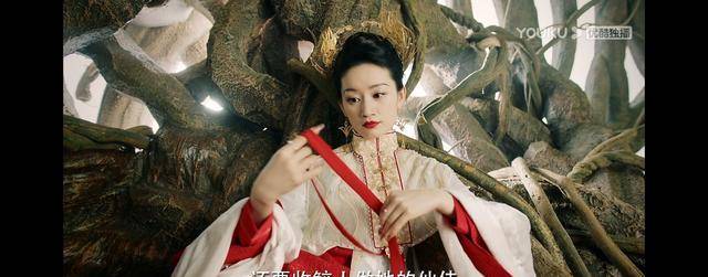 想着不仅要驯服鲛人,还要鲛人臣服于她,做她的提线木偶,任她摆弄.