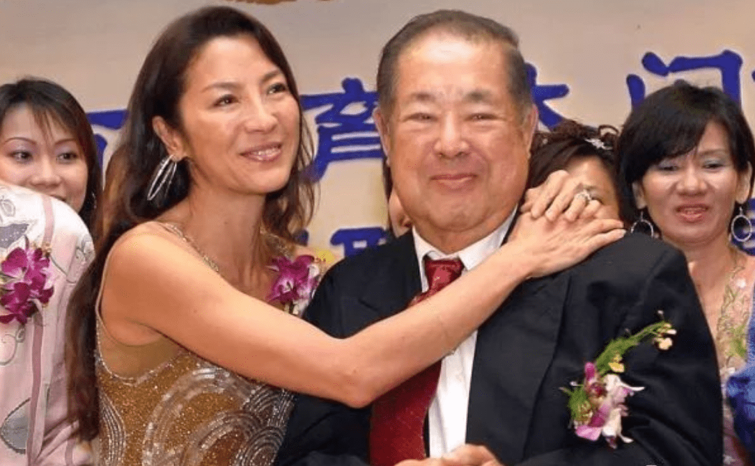 杨紫琼膝盖变形,一生无子,却在年近60绽放魅力,抓住大佬的心_潘迪生