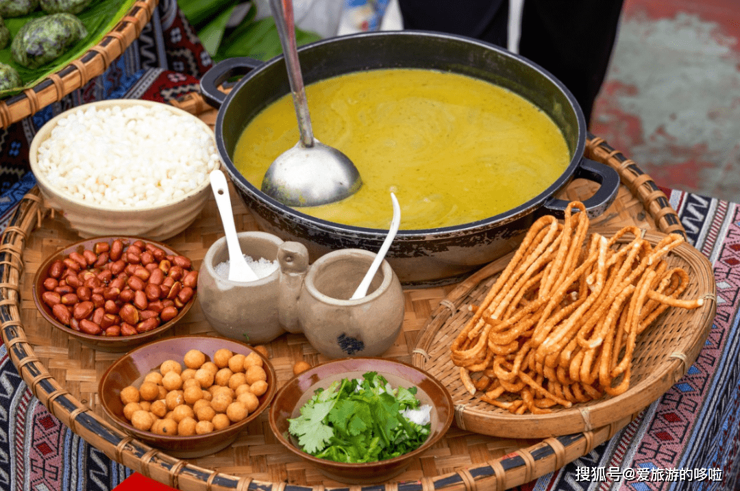 油茶原料除了直接喝,油茶还能用来做油茶鸡,油茶鱼,油茶火锅.