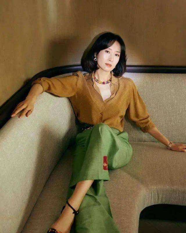 饱和度 中年女性穿衣要讲究，这几种颜色尽量别碰，不是显老就是扮嫩