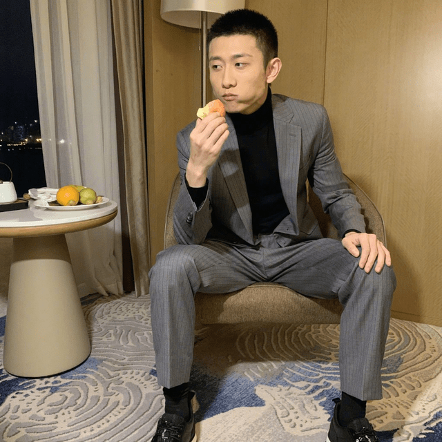 原创私下原来是这样接地气穿搭潮男范刘星本人无疑了