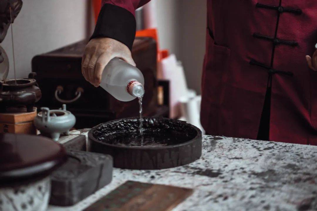 书法|蘸一壶烈酒 引纸笔留香——黄越祖