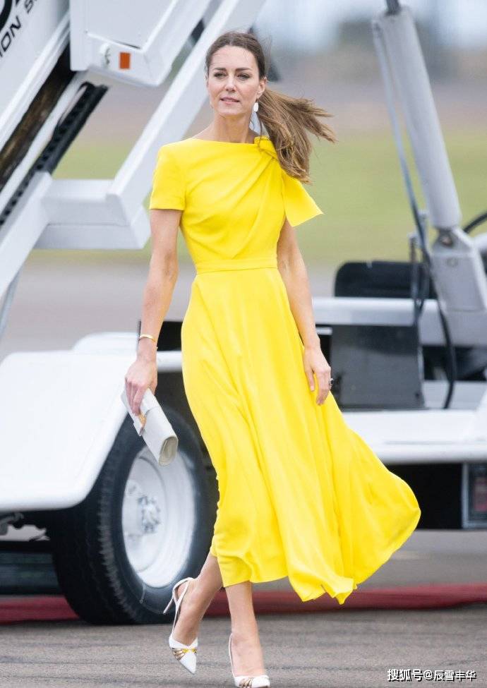 颜色 凯特王妃都有眼角纹了，但驾驭“亮黄”连衣裙无压力，依然好美