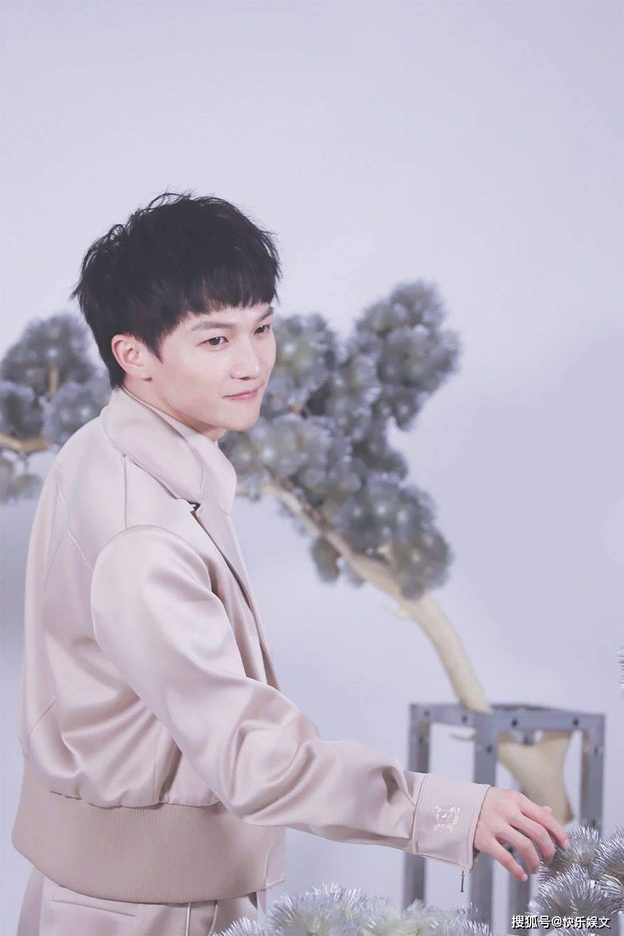 周星驰与众星祈福缅怀_事故_奇迹_陈震宇