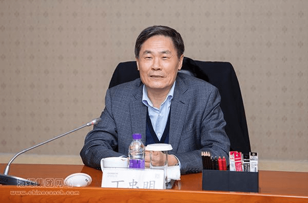 王诚与安徽财经大学党委书记校长丁忠明进行工作会谈