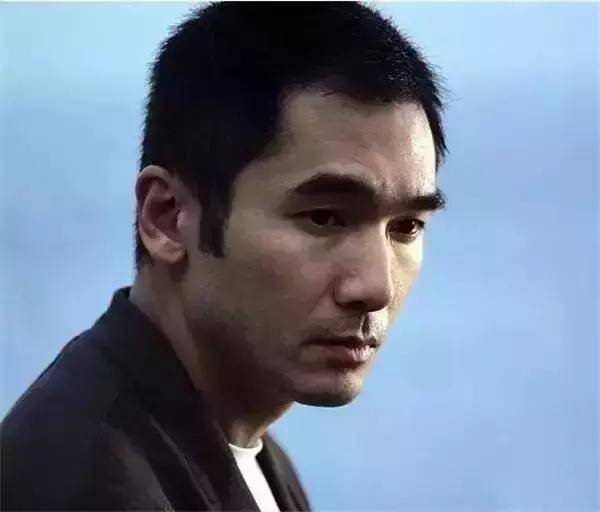 发型盘点十大泡面头男星,第一名最帅毋庸置疑,小李飞刀焦恩俊最适合