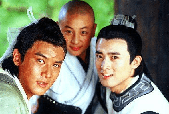 郑少秋|这10位男明星，简直演活了武侠第一美男，个个让女人心跳加速！