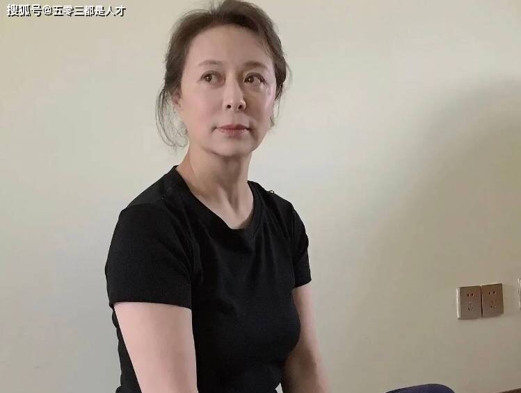 著名演员刘佳的身材也太好了_黑三角_潘大校_华采