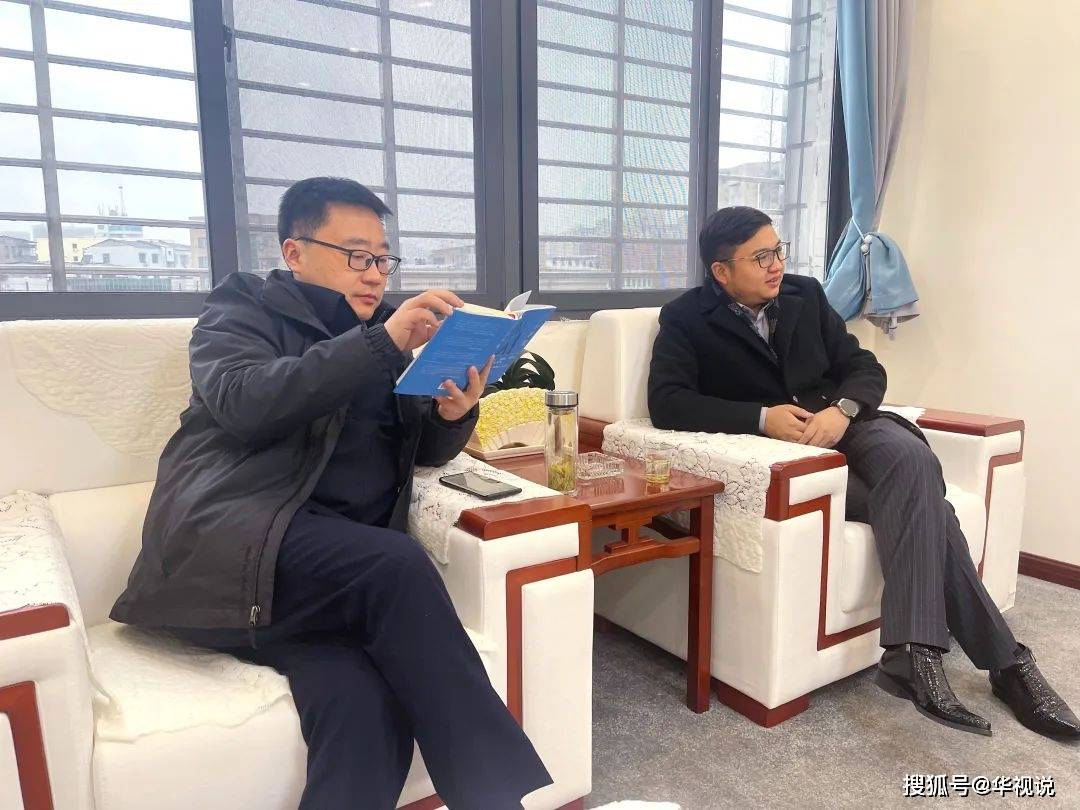 华视传媒集团董事长陈继承拜访蕲春县委书记胡安元