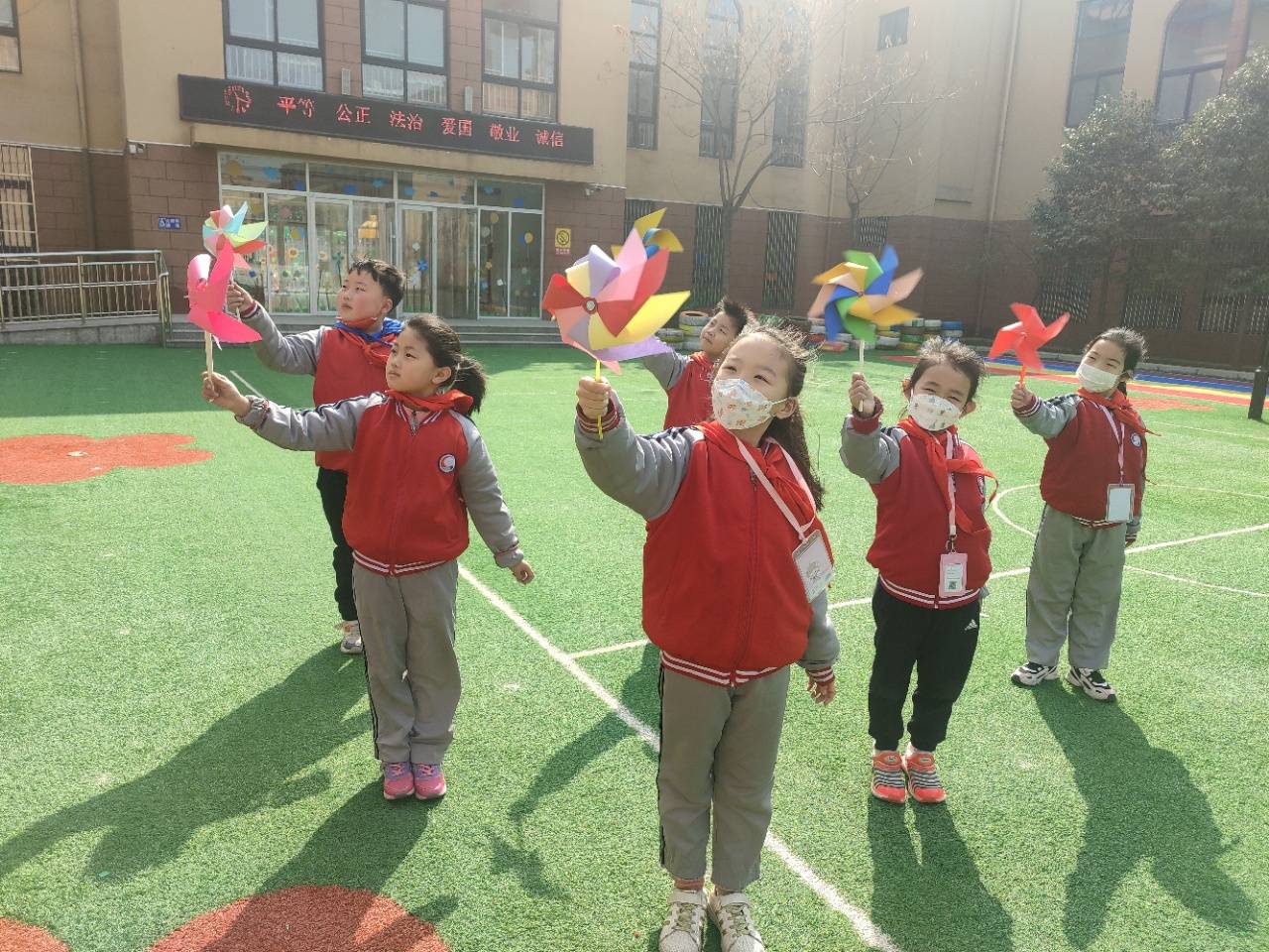 关注气象，红领巾在行动——定陶区第四实验小学开展“世界气象日”系列活动