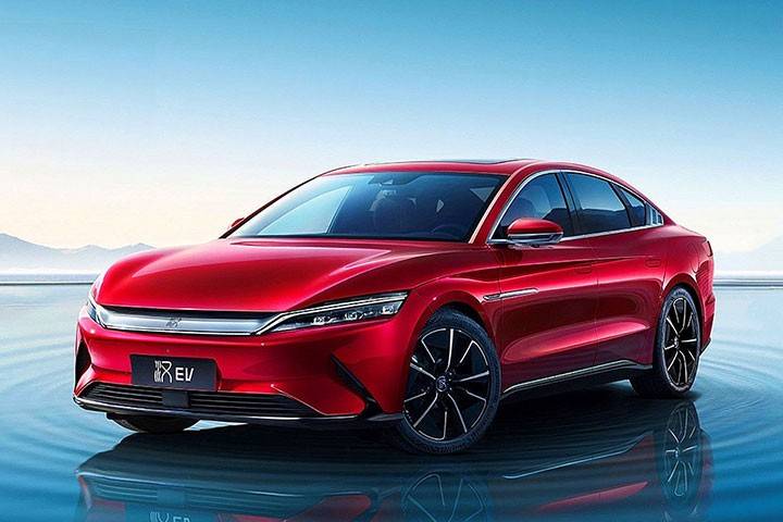 2021年兩廂車銷量排行_2021年中國汽車銷量30強:大眾穩居銷冠,有12個國產品牌上榜!