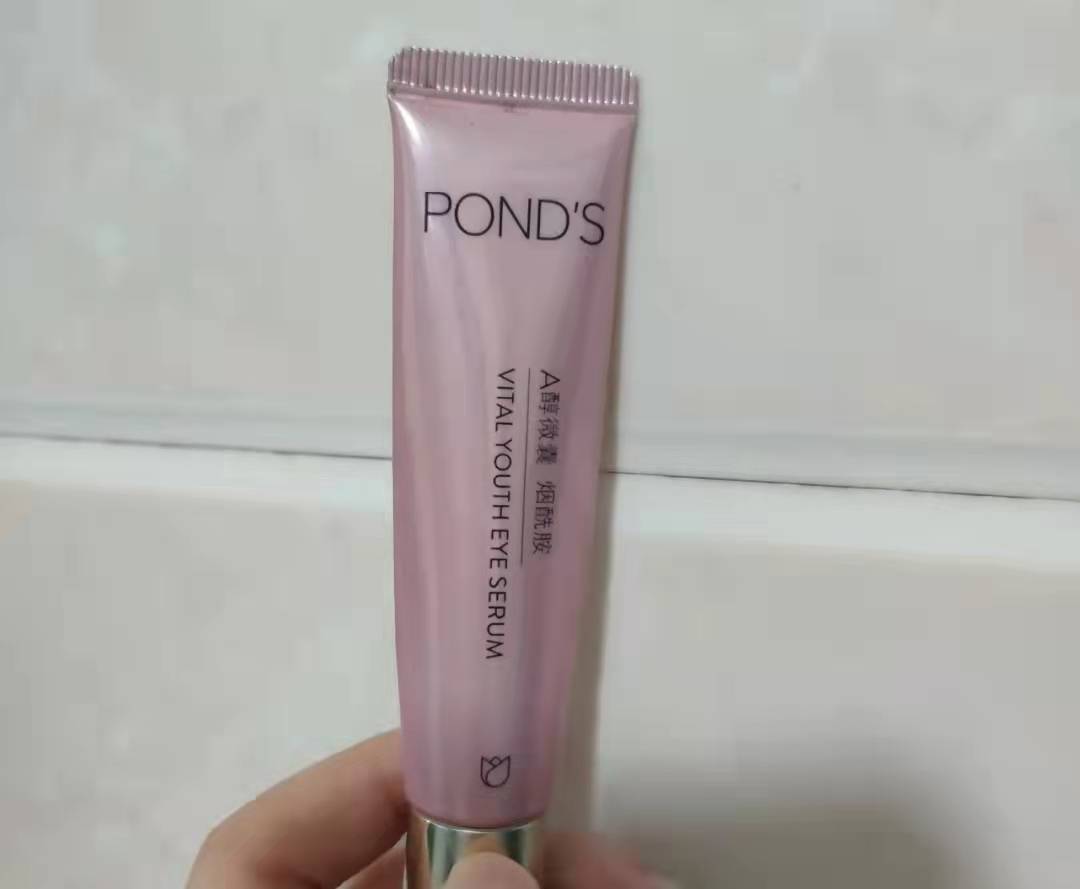 产品百元好物！这4款抗老眼霜虽然平价，效果却不输大牌，还不挑年龄