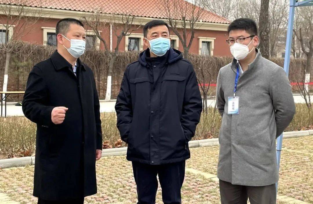 区委副书记,区长徐晖,区人大常委会主任许南,区委副书记王旭东等全体