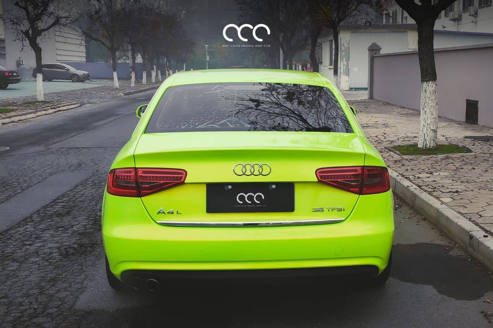 潮人喜欢的一款颜色奥迪a4l幻彩荧光黄漫彩改色膜