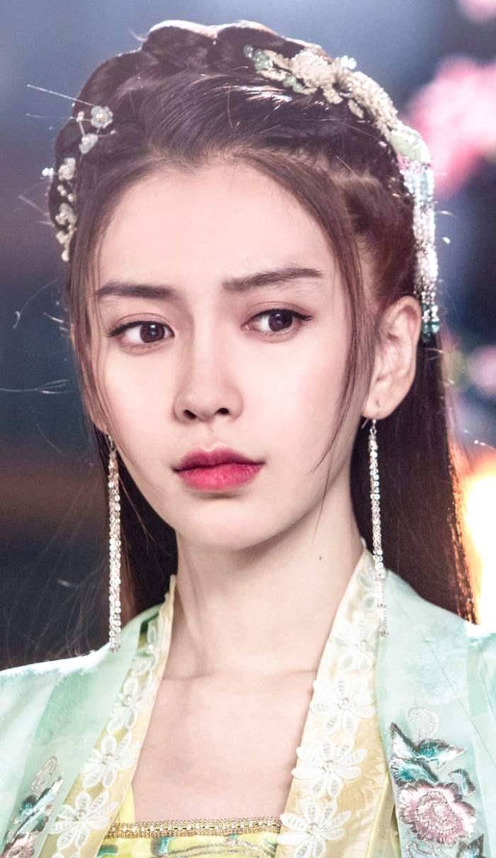 生活31岁Angelababy（杨颖）透露化妆心得，难怪她皮肤这么好！