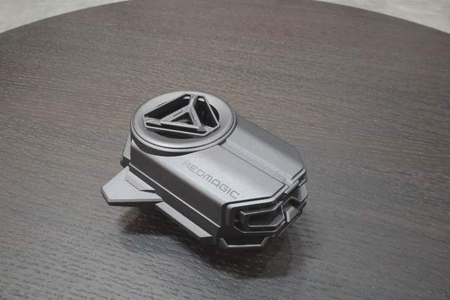 能结冰的散热背夹是真的吗红魔涡轮散热背夹解密