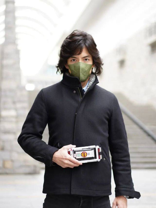 原创假面骑士巧爷也来宣传faiz手机壳chaser最新剧照很是迷人