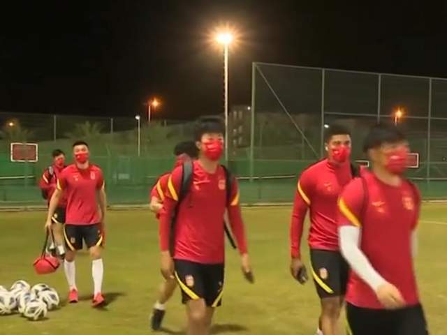 训练|国足不满阿曼训练场上报亚足联：日本越南等队曾在此完成训练！