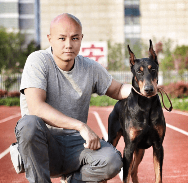 乐嘉|“人生导师”乐嘉的毁灭史,以前有多狂,现在就有多凉??