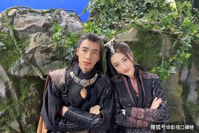 角色|《与君初相识》四大男配颜值低？打酱油的他，年轻时不输任嘉伦