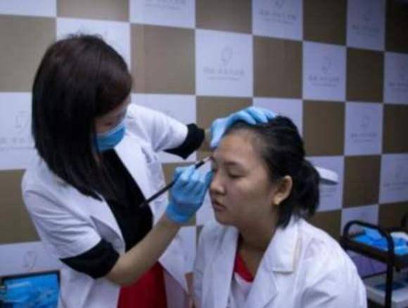 因为为何不提倡女生“纹眉”，内行人说出“实情”，现在知道还来得及