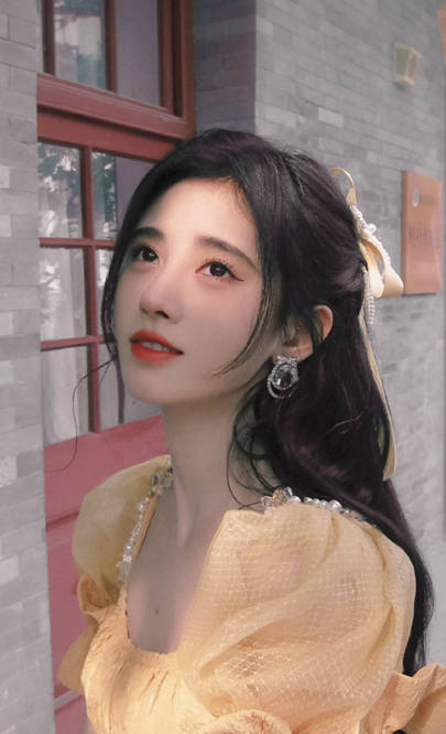 小脸|“四千年美女”鞠婧祎的身高是个谜？她的妆容比命重要