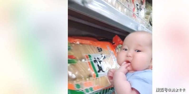 金钱|都怪爸爸没钱，只能带你来看看超市里这些了, 宝宝太难了 ！