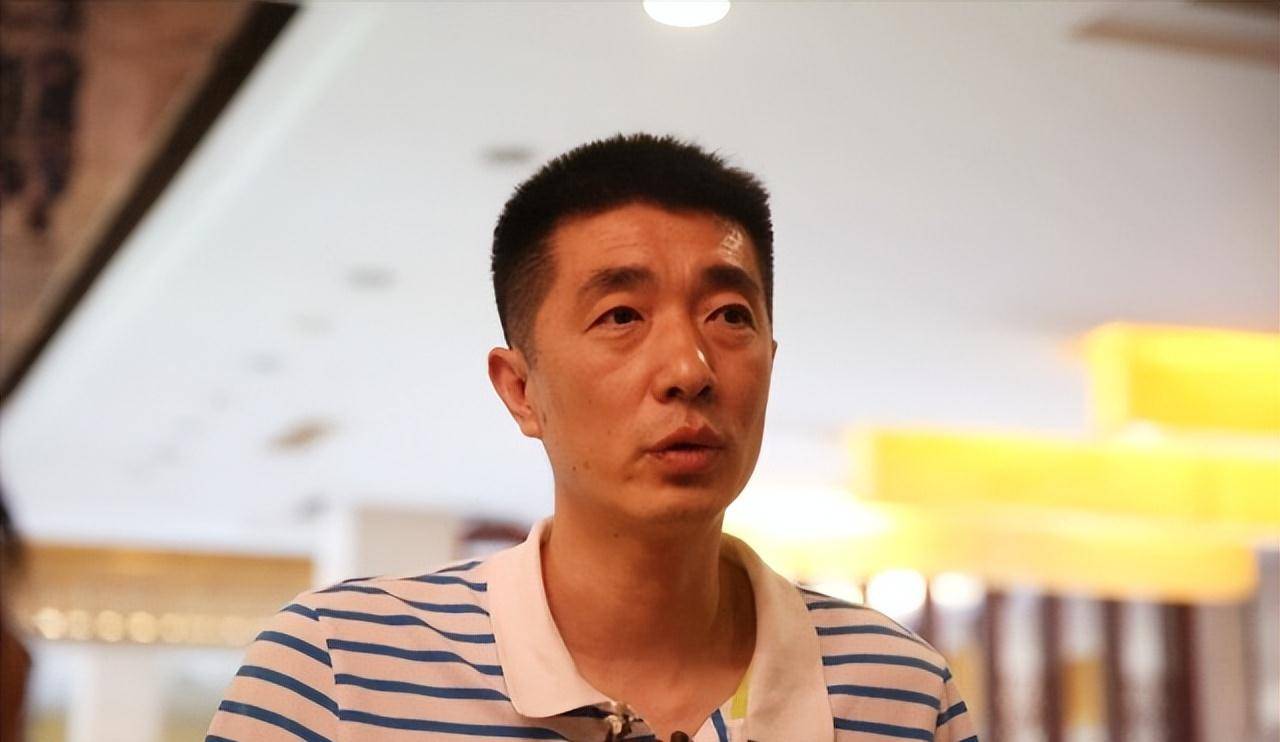 一人遭怒怼,一人被无视,一人娶队员成"女排姐夫"_安家杰_郎平_包壮