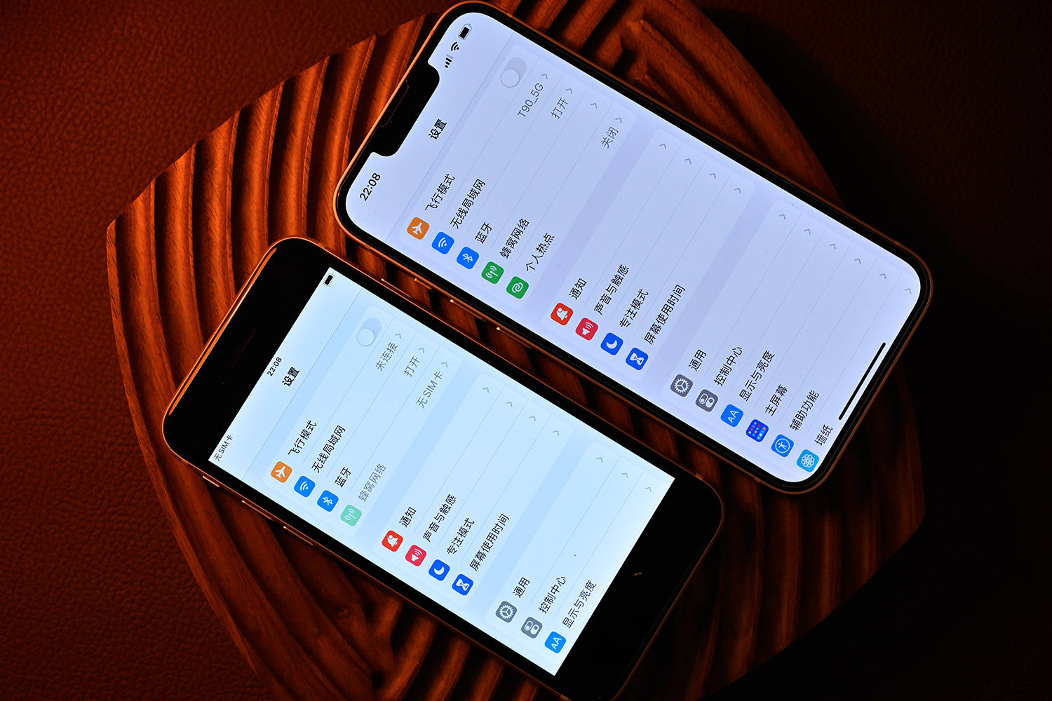Iphone Se三代和iphone 13同框效果如何 有五点没有想到 Home 卡顿 评价